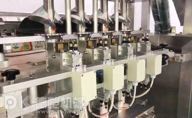 瓜子稱重包裝機(jī)真空包裝機(jī)使用說明全自動(dòng)給袋包裝機(jī)