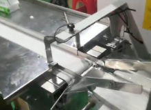 全自動包裝機(jī)包裝護(hù)目鏡作業(yè)現(xiàn)場